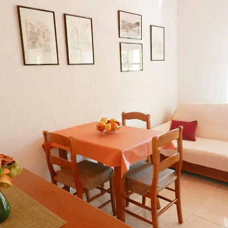 Apartment Pulic